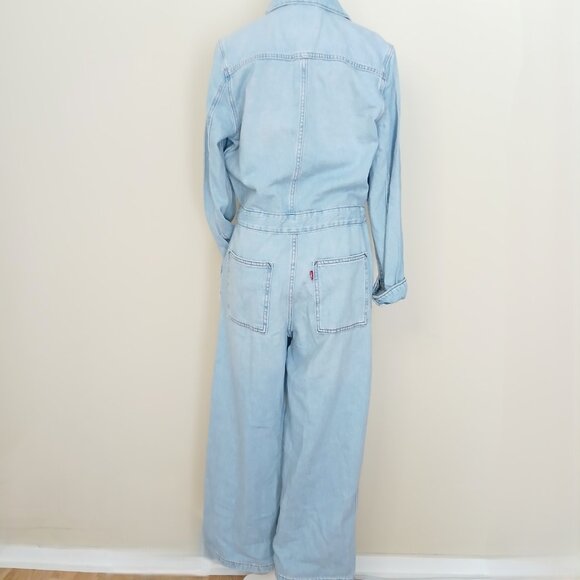 NWT Levi's Iconic Denim Jumpsuit Wide Leg Size Small Light Wash - Picture 5 of 12